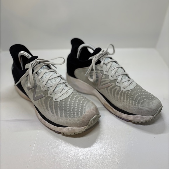 New Balance Fresh Foam 860 women’s 10 Running Shoes Gray Black Stability Trainer - Picture 2 of 11